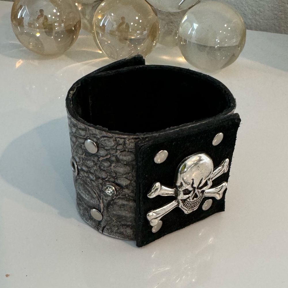 Leather cuff